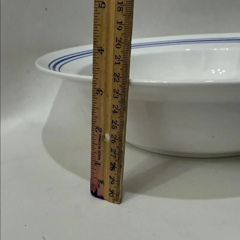Pottery Barn Resort Pasta Bowl White Blue 13 In Round X 3 1/4 Tall Bar & Grill